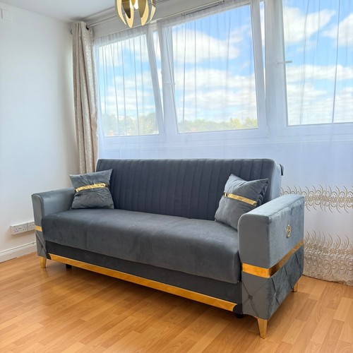 Brand new sofa - new,